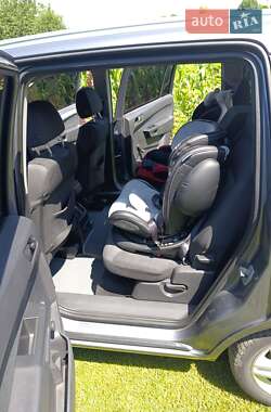 Минивэн Opel Zafira 2007 в 