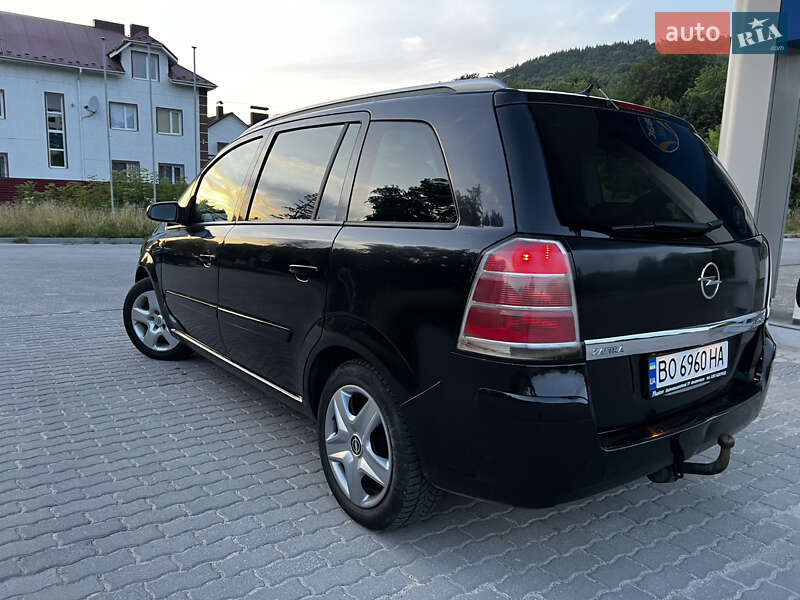 Минивэн Opel Zafira 2006 в Кременце