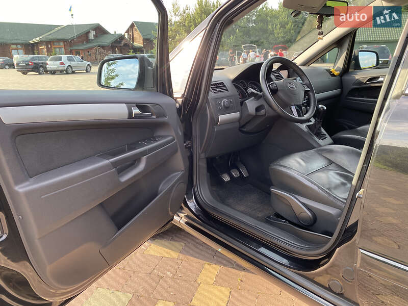 Минивэн Opel Zafira 2012 в Львове