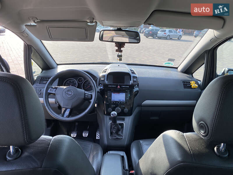 Минивэн Opel Zafira 2012 в Львове