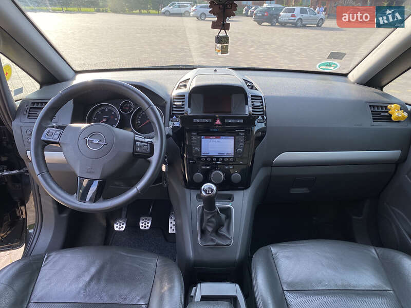 Минивэн Opel Zafira 2012 в Львове