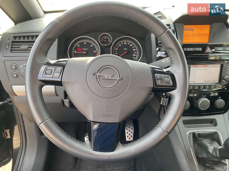 Минивэн Opel Zafira 2012 в Львове