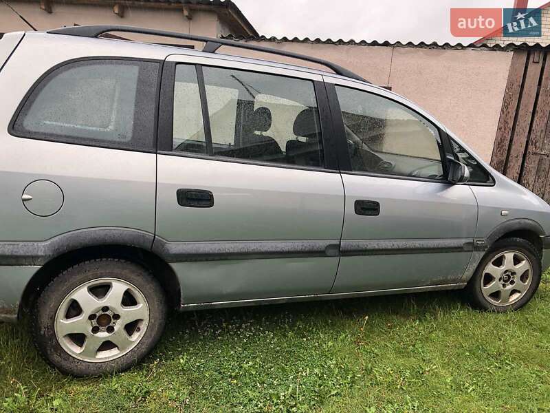Мінівен Opel Zafira 2000 в Луцьку