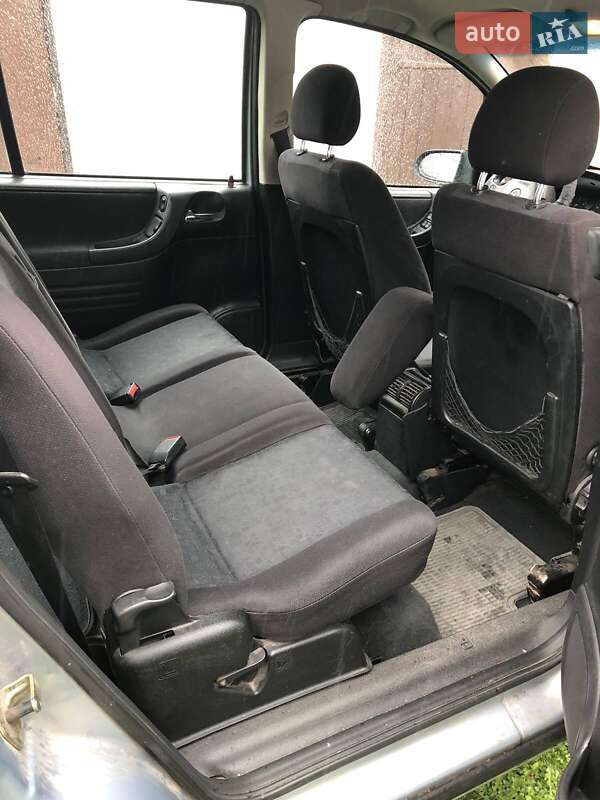 Мінівен Opel Zafira 2000 в Луцьку