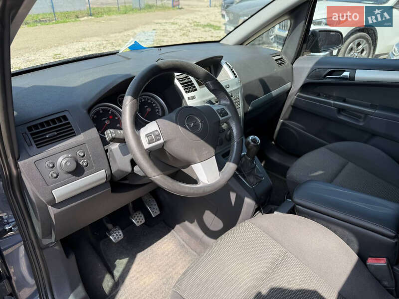 Мінівен Opel Zafira 2008 в Коломиї