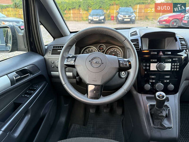 Минивэн Opel Zafira 2010 в Виннице