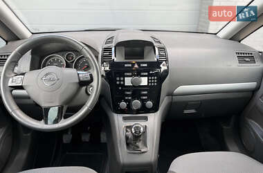 Минивэн Opel Zafira 2011 в 