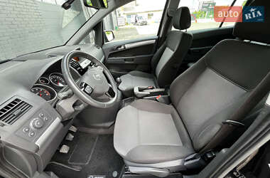 Минивэн Opel Zafira 2011 в 