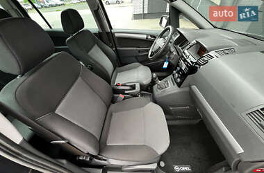 Минивэн Opel Zafira 2011 в 