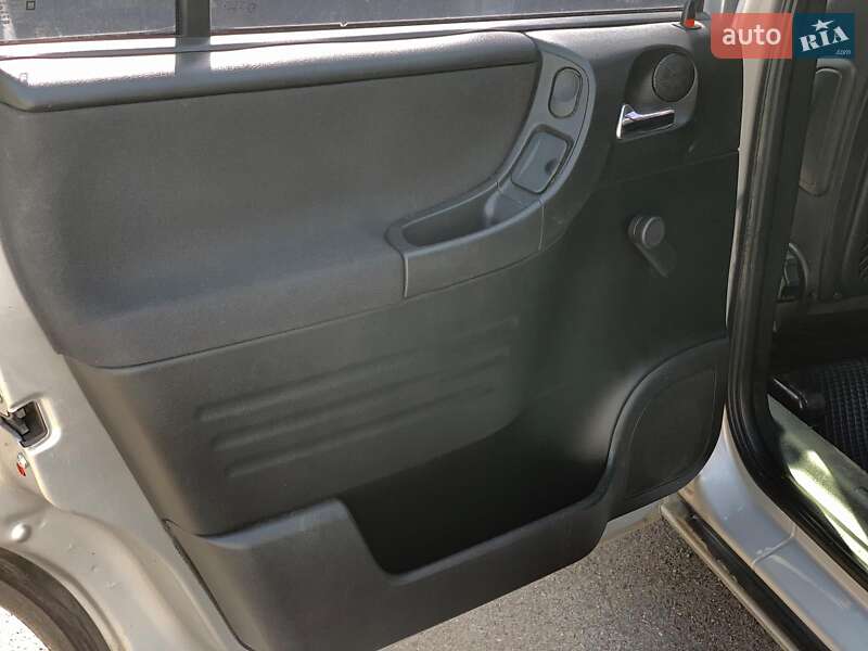 Минивэн Opel Zafira 2004 в Виннице
