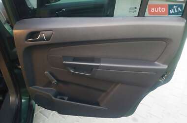 Минивэн Opel Zafira 2010 в 