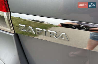 Минивэн Opel Zafira 2008 в 