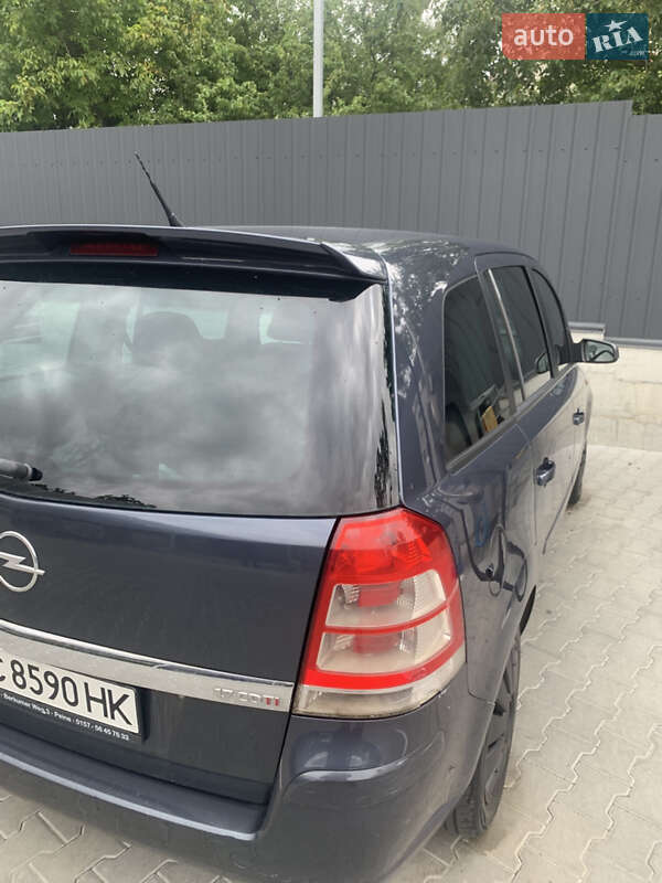 Минивэн Opel Zafira 2008 в Луцке