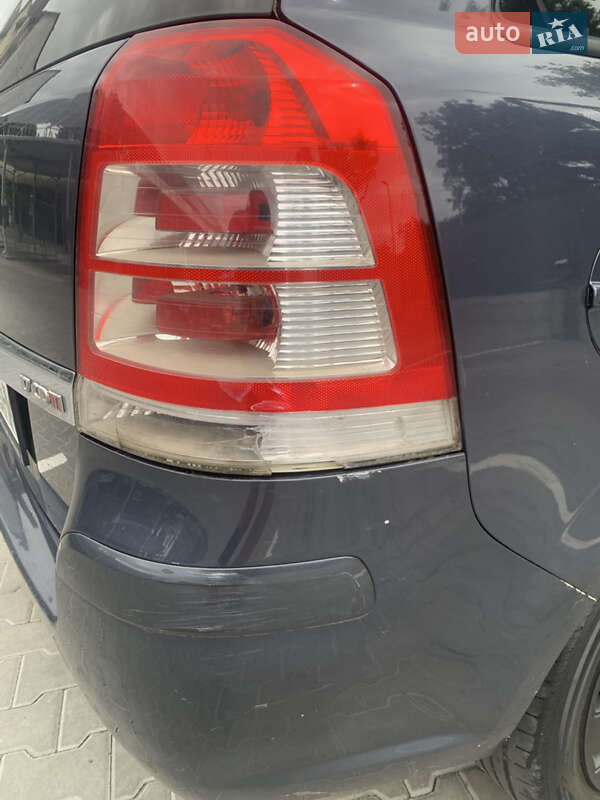 Минивэн Opel Zafira 2008 в Луцке