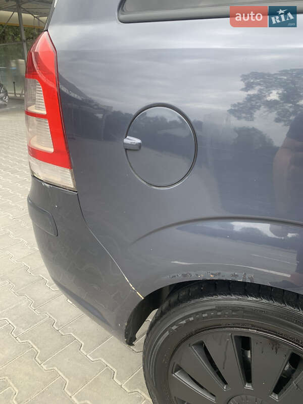 Минивэн Opel Zafira 2008 в Луцке