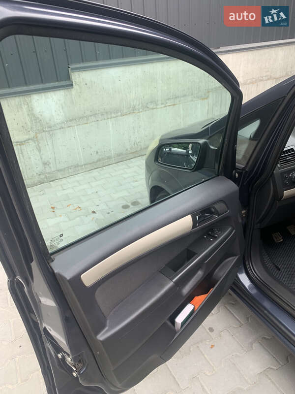 Минивэн Opel Zafira 2008 в Луцке