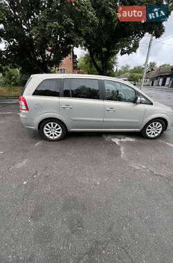 Минивэн Opel Zafira 2011 в 