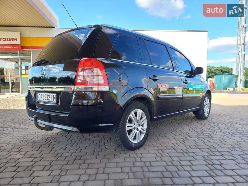 Opel Zafira 2011