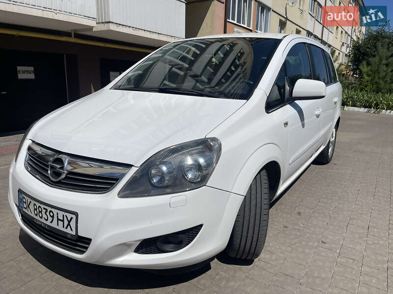 Opel Zafira 2011