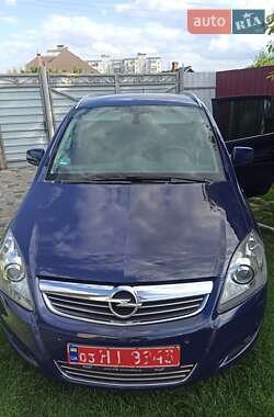 Мінівен Opel Zafira 2011 в Охтирці