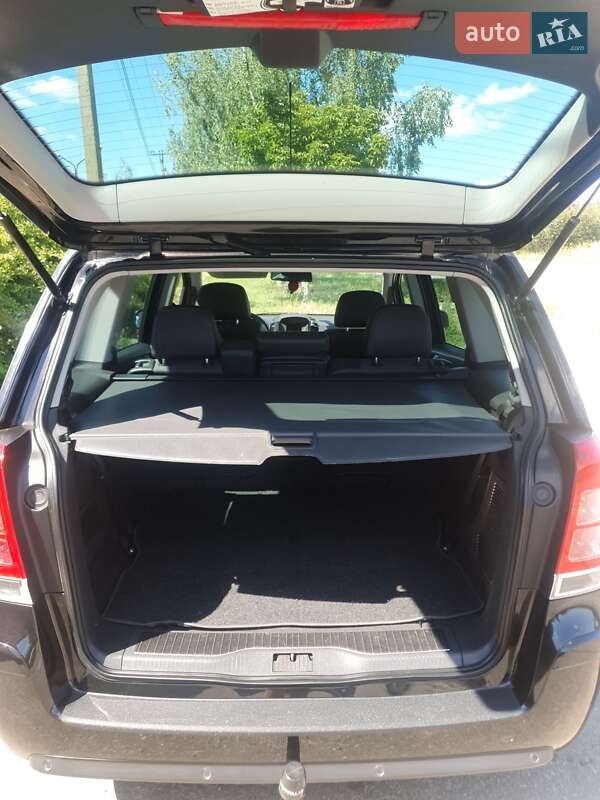 Минивэн Opel Zafira 2010 в Харькове