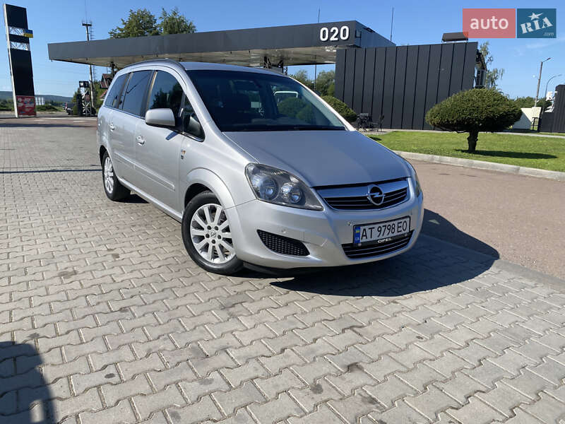 Мінівен Opel Zafira 2010 в Івано-Франківську фото Мінівен Opel Zafira 2010 в Івано-Франківську