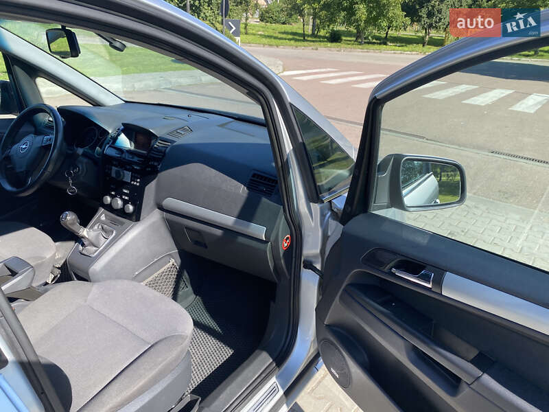 Мінівен Opel Zafira 2010 в Івано-Франківську фото 13 Мінівен Opel Zafira 2010 в Івано-Франківську