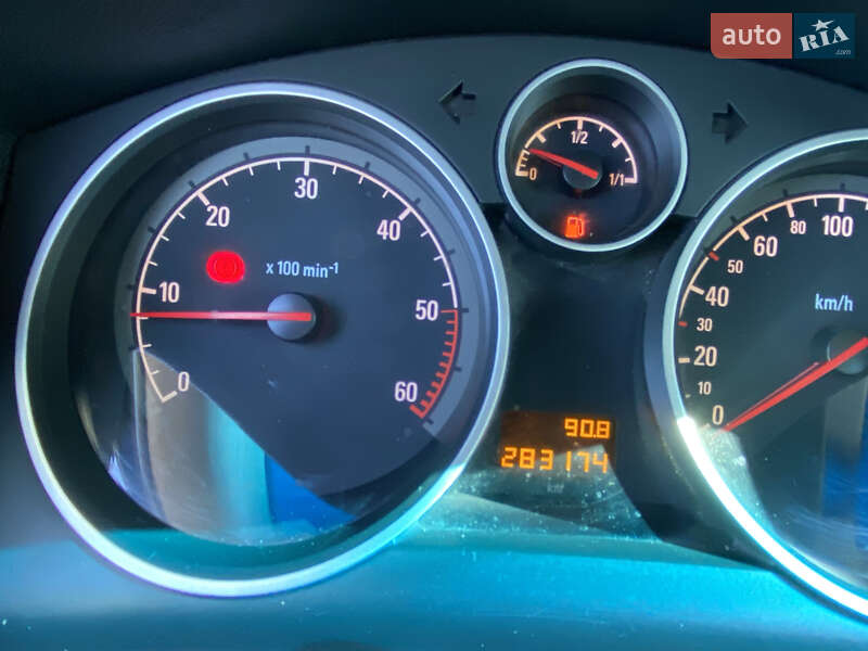 Мінівен Opel Zafira 2010 в Івано-Франківську фото 17 Мінівен Opel Zafira 2010 в Івано-Франківську