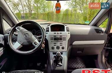 Минивэн Opel Zafira 2009 в 