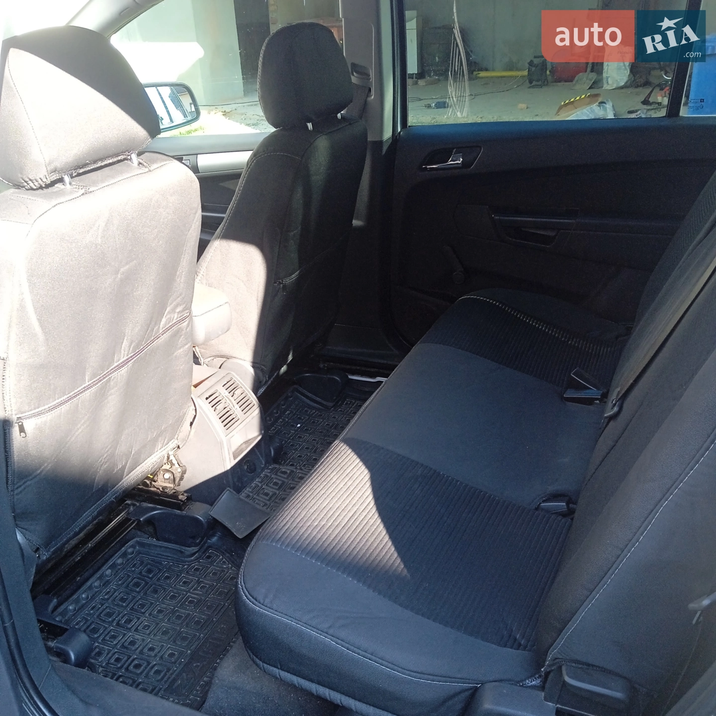 2010 Opel Zafira - мініатюра 12