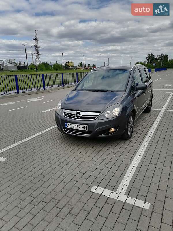 Opel Zafira 2011