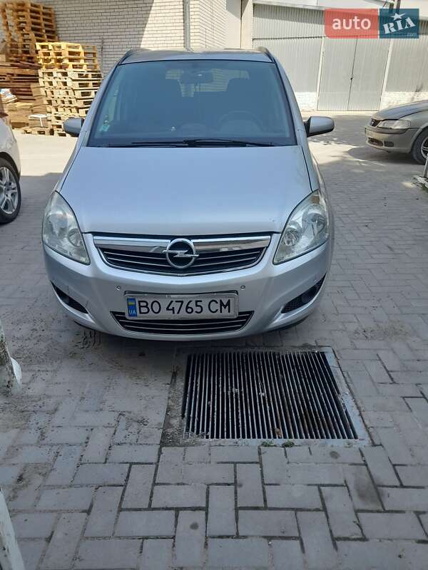 Минивэн Opel Zafira 2009 в Тернополе
