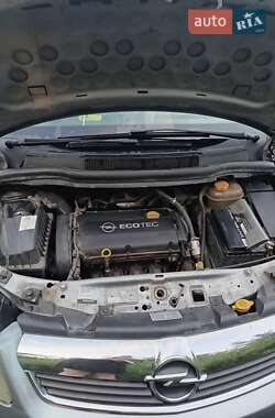 Мінівен Opel Zafira 2006 в Чернігові