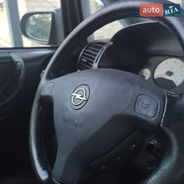 Opel Zafira 2001