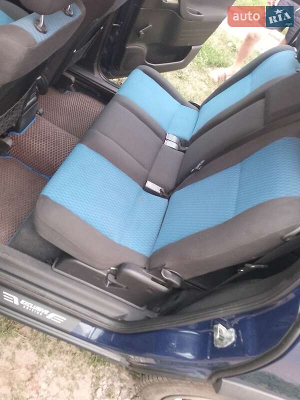 Минивэн Opel Zafira 2003 в Сумах