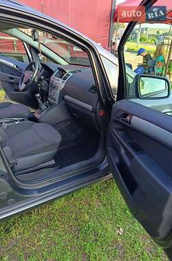 Мінівен Opel Zafira 2010 в 