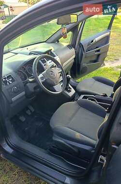 Мінівен Opel Zafira 2010 в 