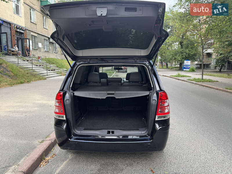 Мінівен Opel Zafira 2006 в Києві