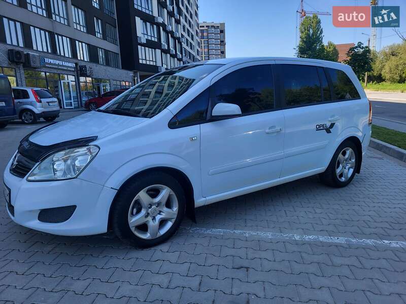 Мінівен Opel Zafira 2008 в Хмельницькому
