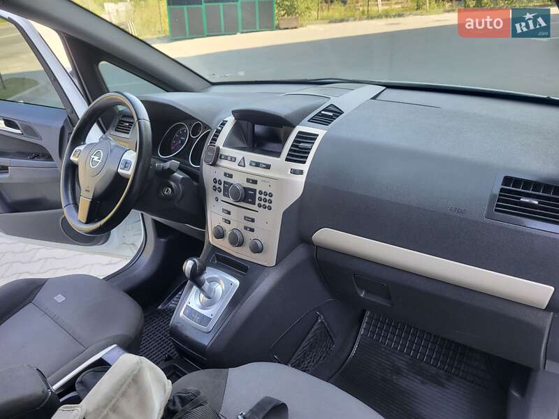 Мінівен Opel Zafira 2008 в Хмельницькому