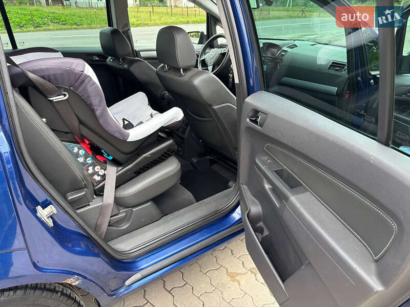 Минивэн Opel Zafira 2009 в Львове