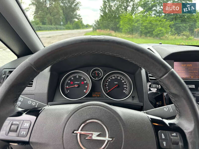 Минивэн Opel Zafira 2009 в Львове