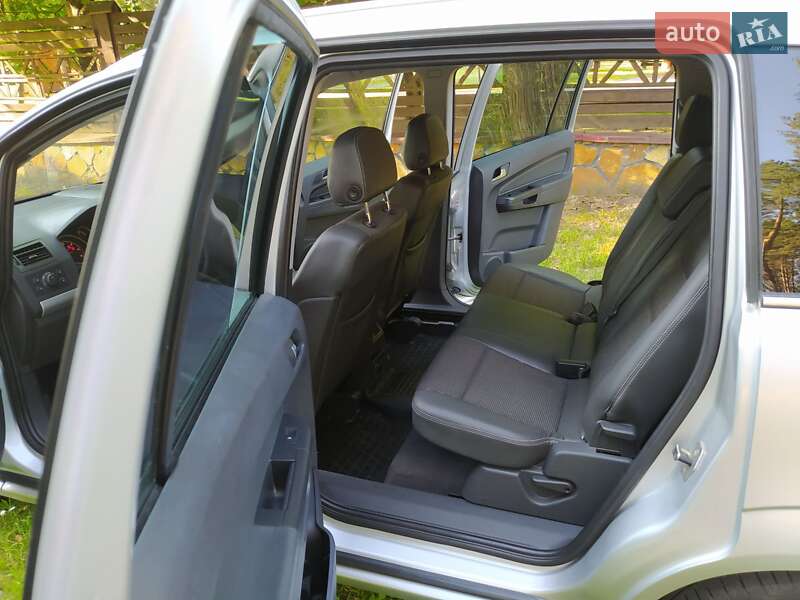 Минивэн Opel Zafira 2008 в Нетешине