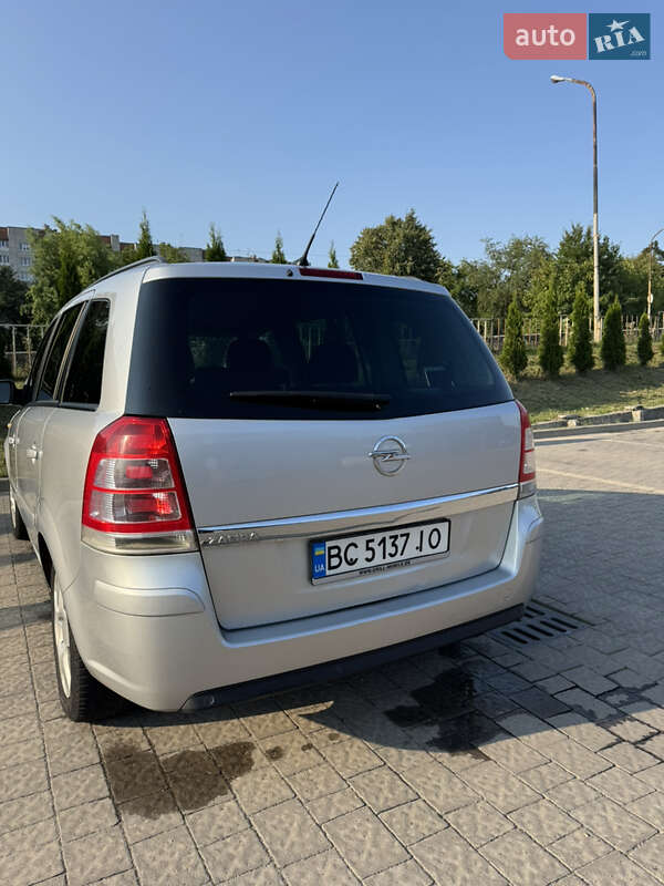 Мінівен Opel Zafira 2014 в Дрогобичі