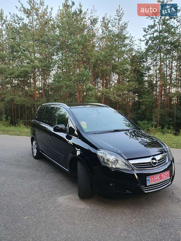 Минивэн Opel Zafira 2010 в Харькове