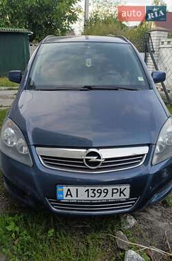 Минивэн Opel Zafira 2010 в Киеве