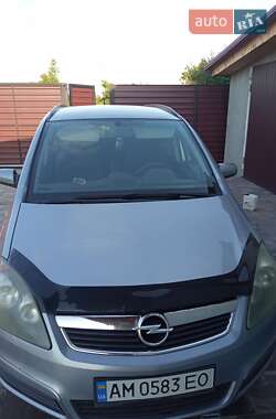 Минивэн Opel Zafira 2007 в Бородянке