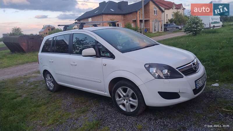Минивэн Opel Zafira 2011 в Львове