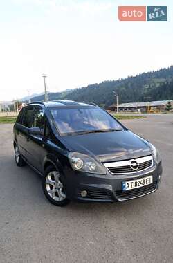 Минивэн Opel Zafira 2006 в Верховине