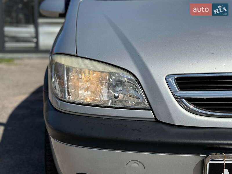 Минивэн Opel Zafira 2003 в Виннице